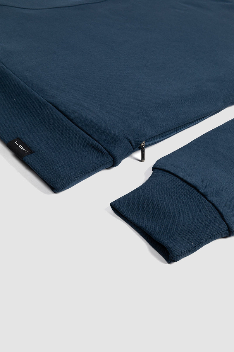 Close-Up Sweatshirt Ocean Blue with zipperpocket.